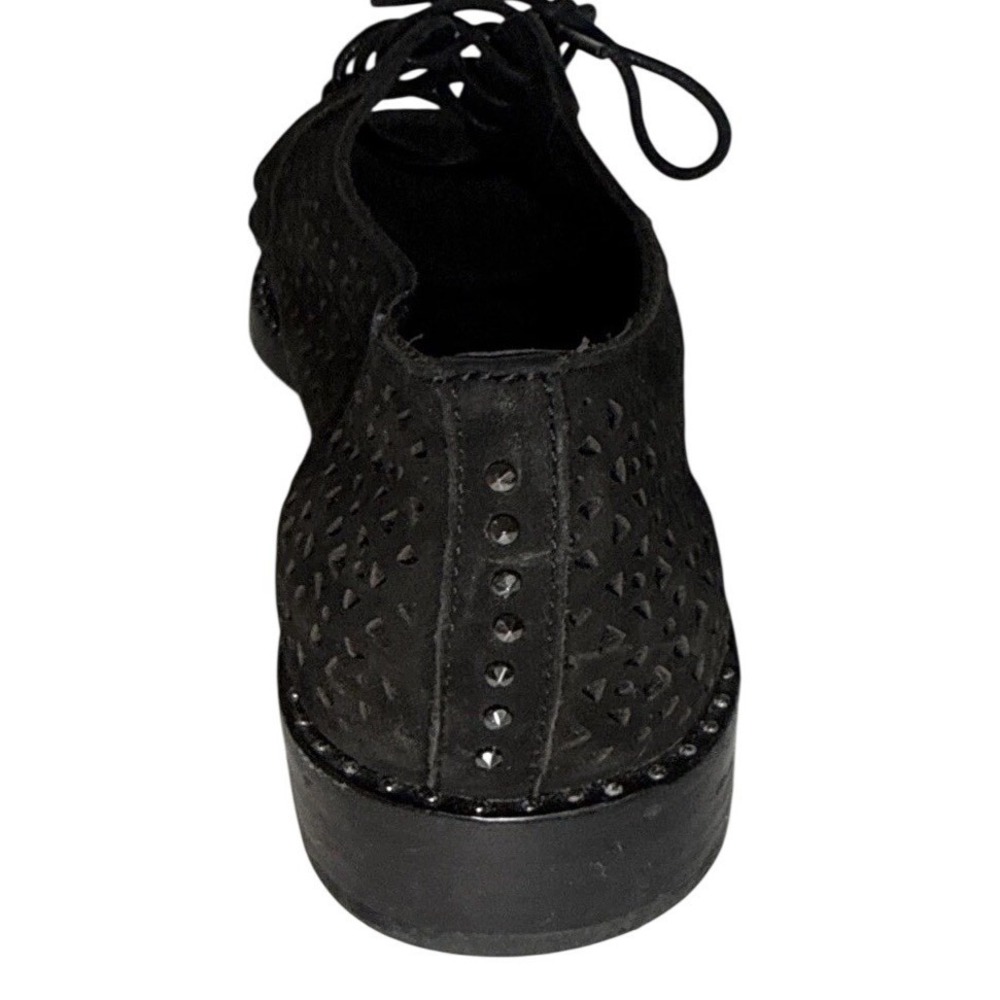 Vince Camuto Lesta Geo Black Oxford Women 9M Laser Cut Suede Flat Studs Academia - Picture 11 of 14